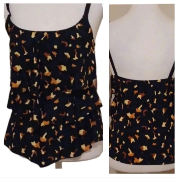 🌺New swimsuit top. - Picture 1 of 12